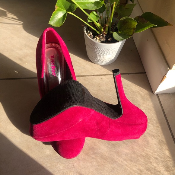 Dark Pink Pumps 🔥 - Picture 3 of 6